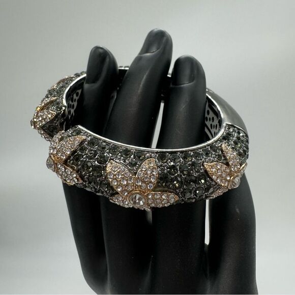 High End Department Store Designer Kissable Hinged Cuff Bracelet with Pave Cz - Picture 13 of 16